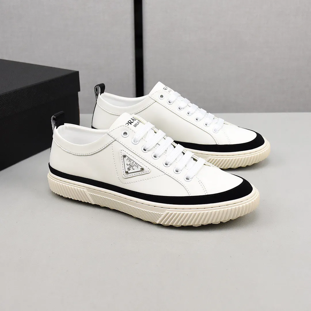 【PRADA】Men's shoes 💰400💰. Detonate the whole place! An international brand that is constantly innovating. This men's casual shoe is the original version. It is made of cowhide leather at a ratio of one to one at the store. It has leather feet and rubber non-slip outsole. It is breathable and comfortable. Quality speaks for itself. 👄38-44